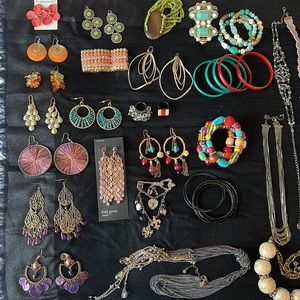 💎 50-Piece Jewelry Bundle 💎